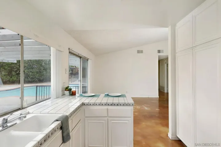 921 Summerfield Pl, Escondido, California 92027