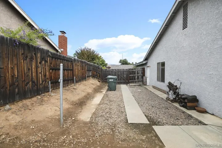 921 Summerfield Pl, Escondido, California 92027