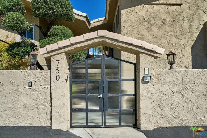 750 E San Lorenzo Road 8, Palm Springs, California 92264