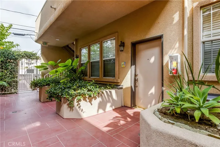 555 E Santa Anita Avenue 104, Burbank, California 91501