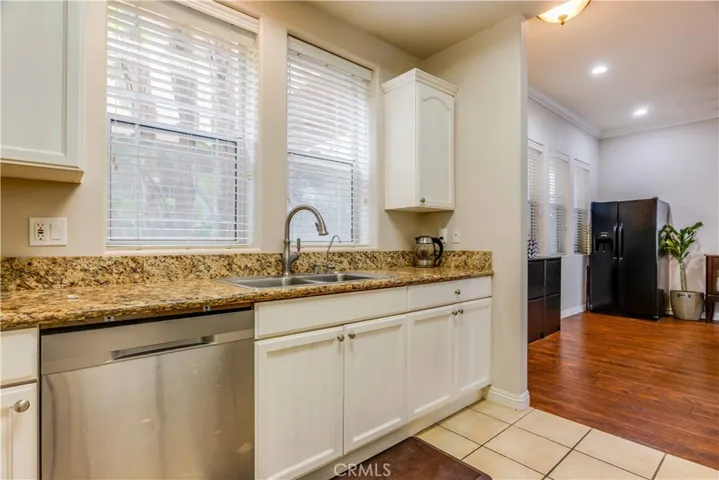 555 E Santa Anita Avenue 104, Burbank, California 91501