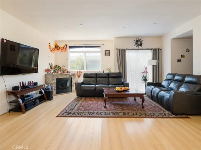 320 E Imperial Avenue 1, El Segundo, California 90245