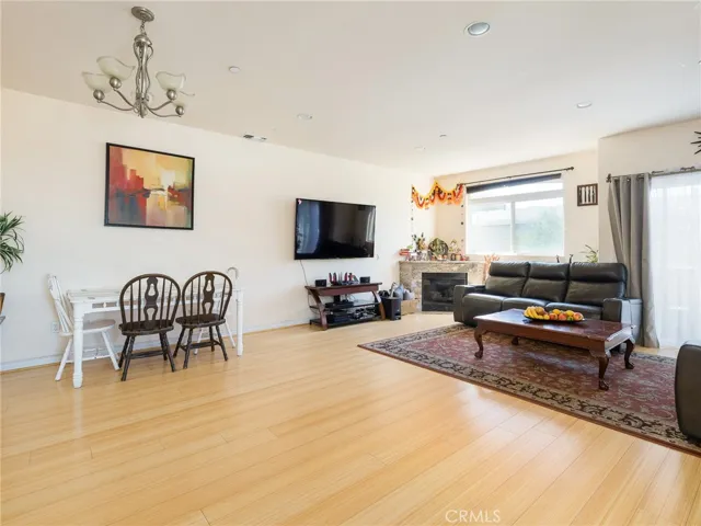 320 E Imperial Avenue 1, El Segundo, California 90245