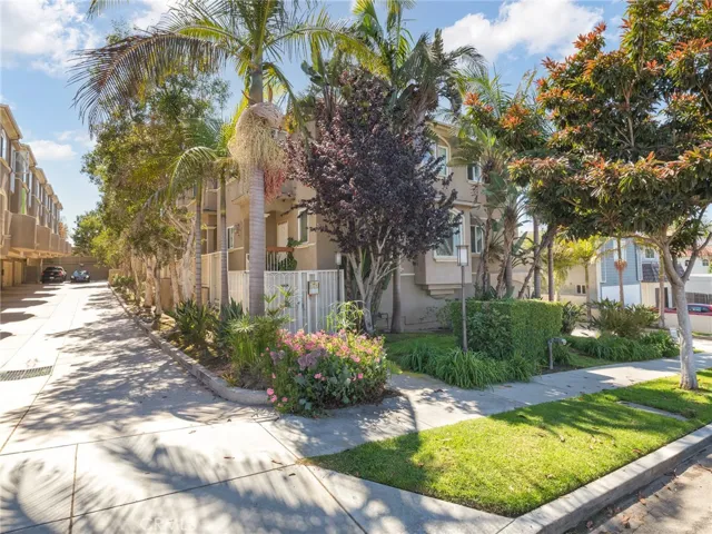 320 E Imperial Avenue 1, El Segundo, California 90245