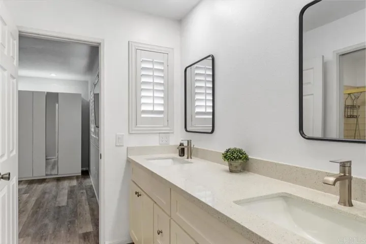 29821 Circle R Creek Lane, Escondido, California 92026