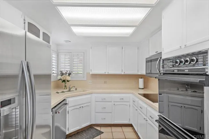 29821 Circle R Creek Lane, Escondido, California 92026