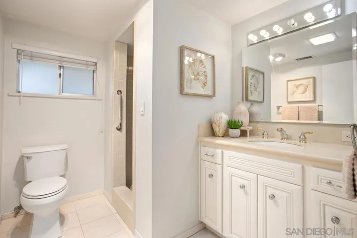 10127 Lake Meadow Ln, Escondido, California 92026