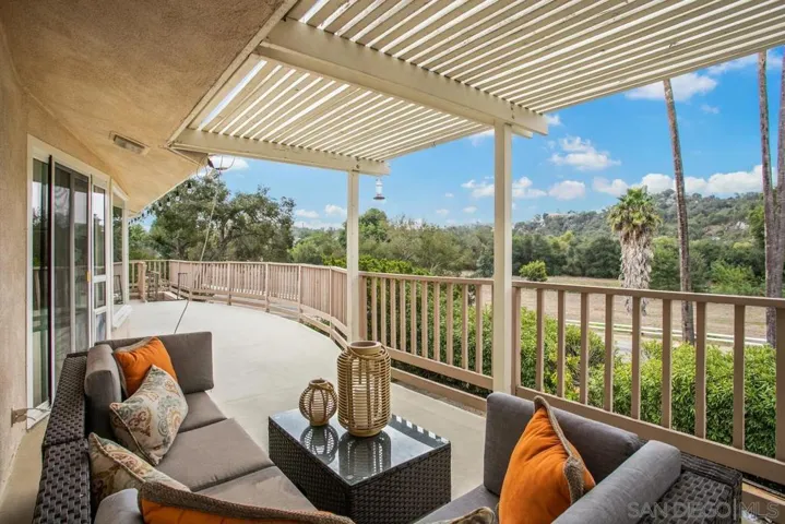 10127 Lake Meadow Ln, Escondido, California 92026
