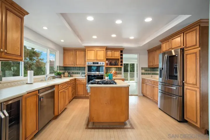10127 Lake Meadow Ln, Escondido, California 92026