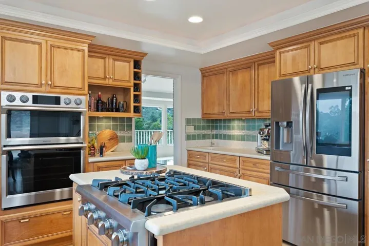 10127 Lake Meadow Ln, Escondido, California 92026