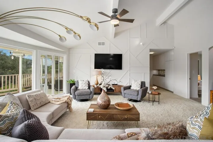 10127 Lake Meadow Ln, Escondido, California 92026