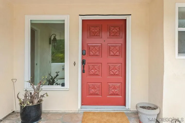 10127 Lake Meadow Ln, Escondido, California 92026