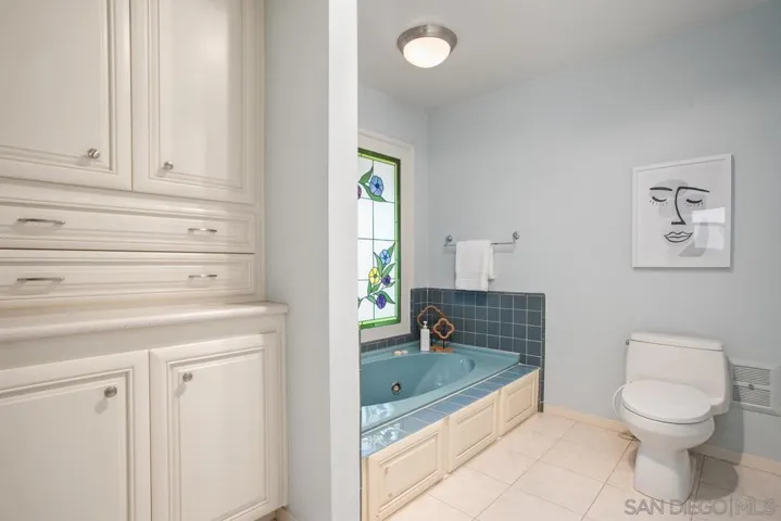 10127 Lake Meadow Ln, Escondido, California 92026