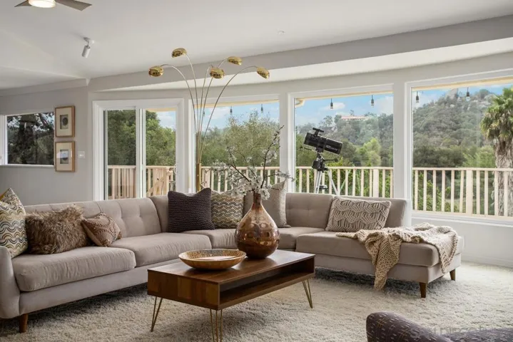 10127 Lake Meadow Ln, Escondido, California 92026