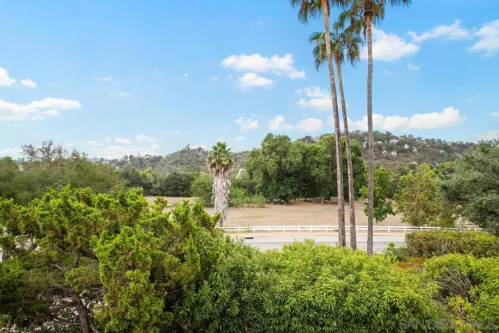 10127 Lake Meadow Ln, Escondido, California 92026