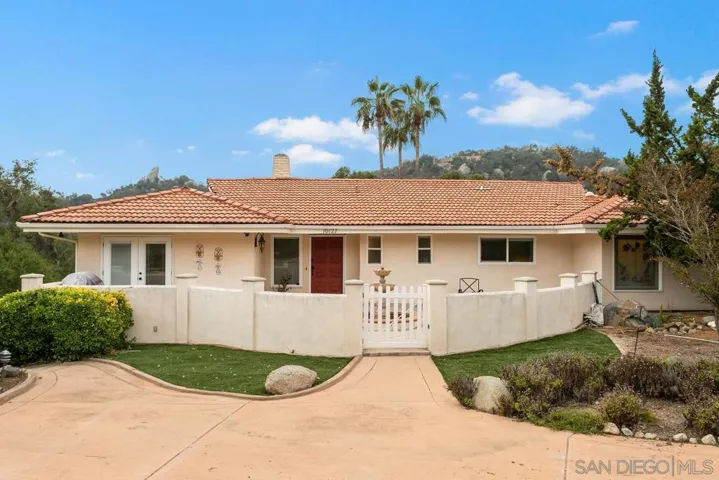 10127 Lake Meadow Ln, Escondido, California 92026