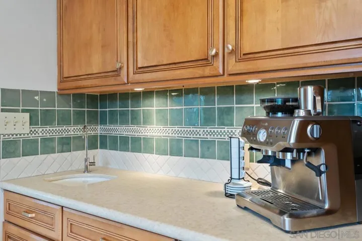 10127 Lake Meadow Ln, Escondido, California 92026