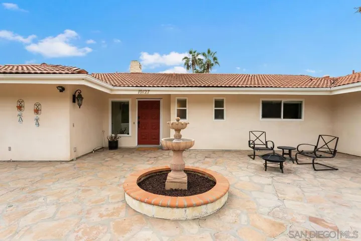 10127 Lake Meadow Ln, Escondido, California 92026