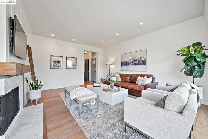 4400 Bridgeview Dr, Oakland, California 94602
