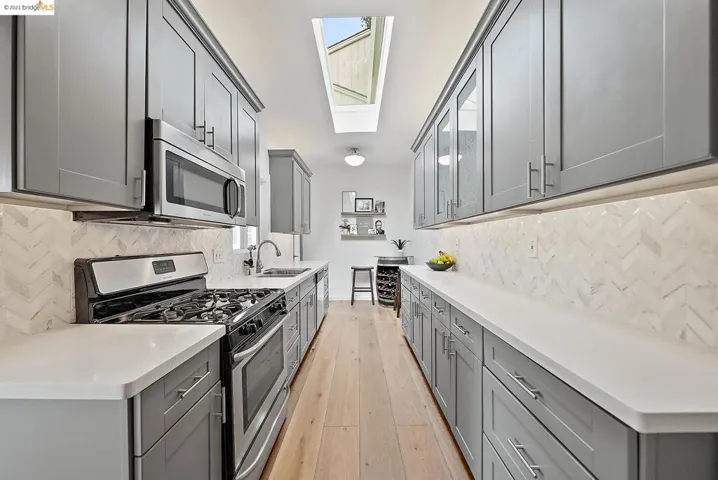 4400 Bridgeview Dr, Oakland, California 94602