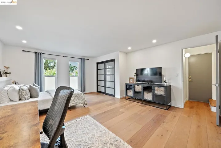 4400 Bridgeview Dr, Oakland, California 94602