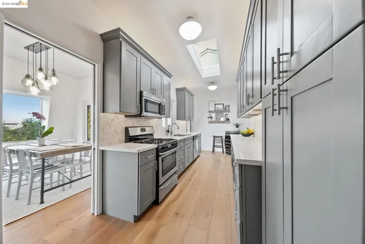 4400 Bridgeview Dr, Oakland, California 94602