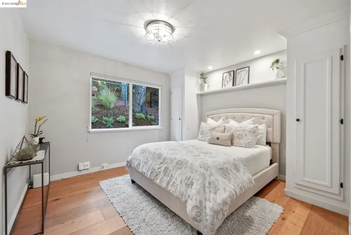 4400 Bridgeview Dr, Oakland, California 94602