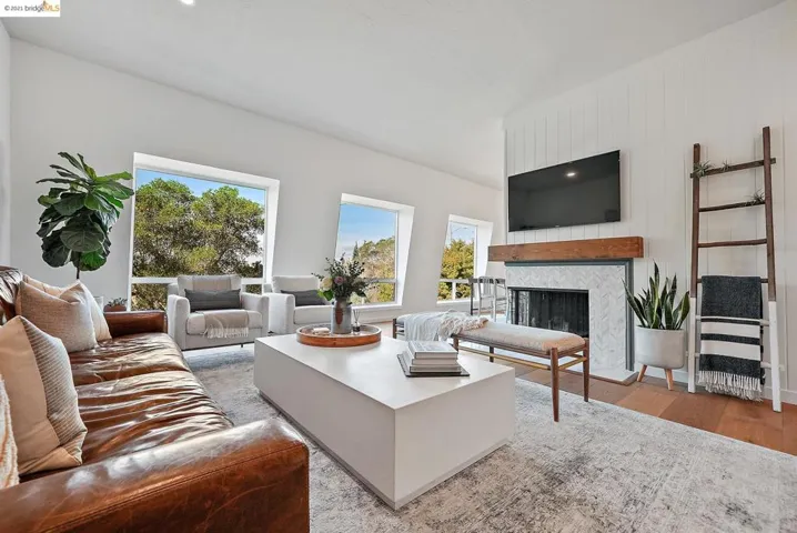 4400 Bridgeview Dr, Oakland, California 94602