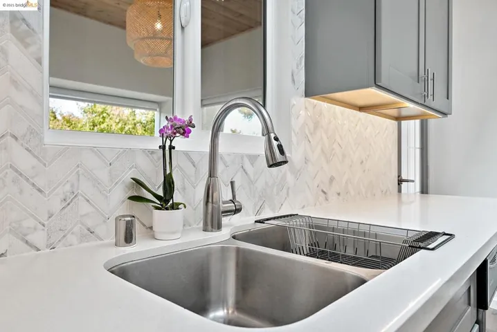 4400 Bridgeview Dr, Oakland, California 94602