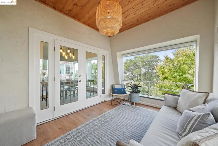 4400 Bridgeview Dr, Oakland, California 94602