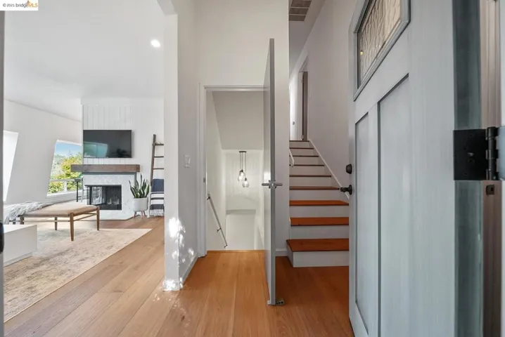 4400 Bridgeview Dr, Oakland, California 94602