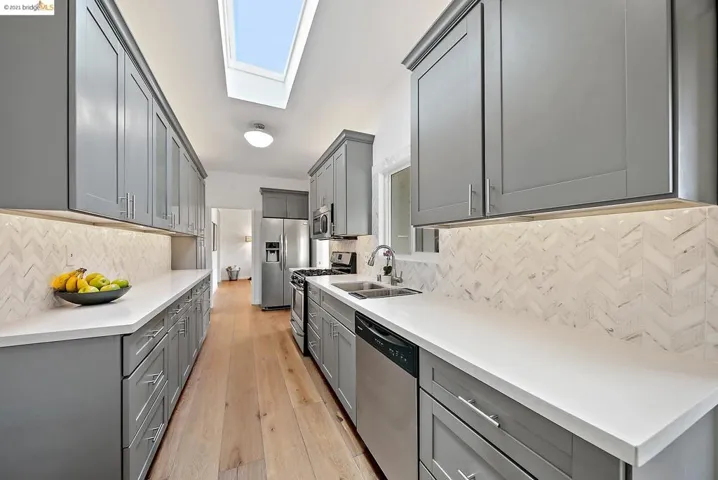 4400 Bridgeview Dr, Oakland, California 94602