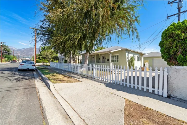 164 Madre Street, Pasadena, California 91107