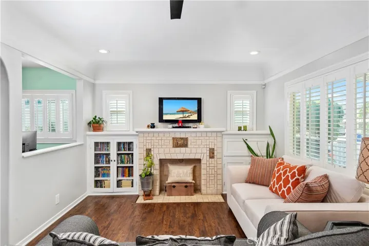 164 Madre Street, Pasadena, California 91107