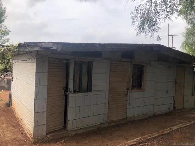 1251 Bates Lane, El Cajon, California 92021