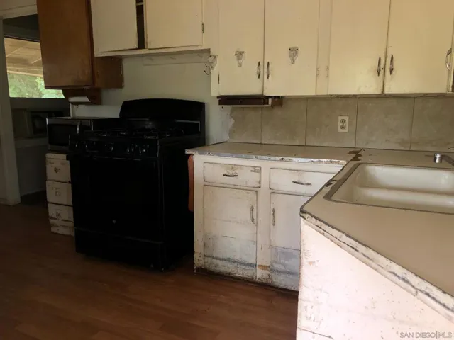 1251 Bates Lane, El Cajon, California 92021