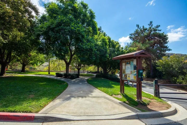 552 Summerholly Dr, San Marcos, California 92078