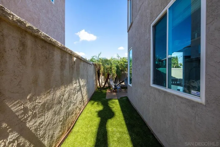 552 Summerholly Dr, San Marcos, California 92078