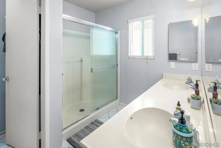552 Summerholly Dr, San Marcos, California 92078