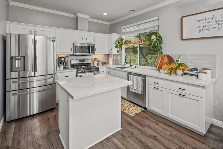 552 Summerholly Dr, San Marcos, California 92078