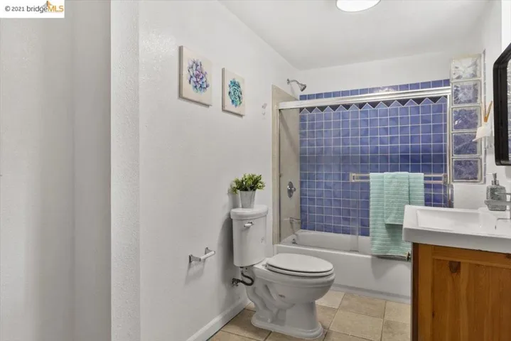 3601 Lakeshore Ave, Oakland, California 94610
