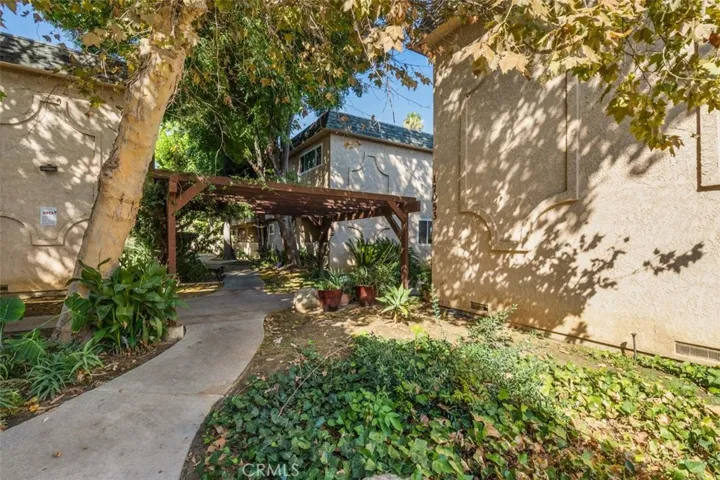 17077 Roscoe Boulevard 8, Northridge, California 91325