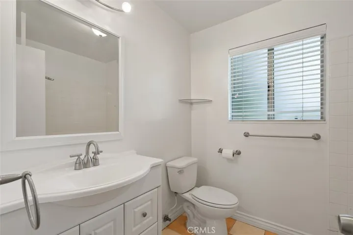 17077 Roscoe Boulevard 8, Northridge, California 91325