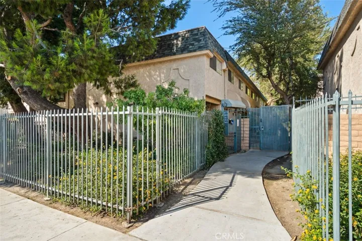 17077 Roscoe Boulevard 8, Northridge, California 91325