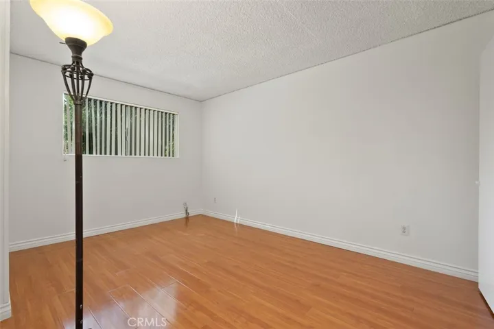 17077 Roscoe Boulevard 8, Northridge, California 91325