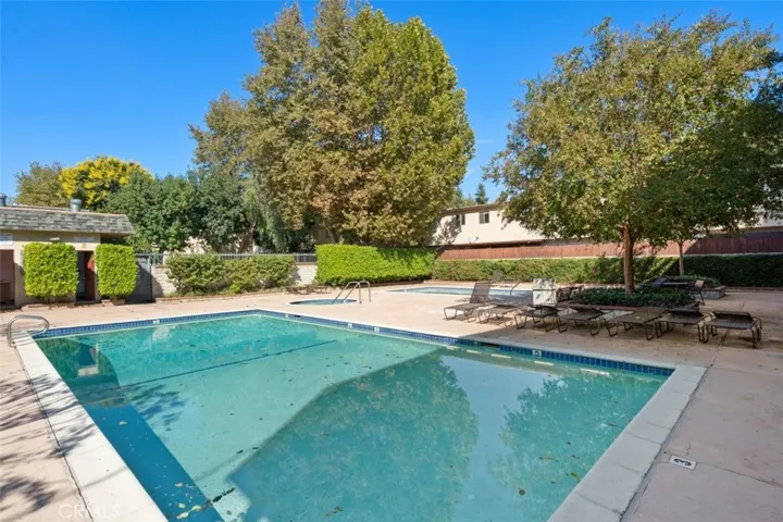 17077 Roscoe Boulevard 8, Northridge, California 91325