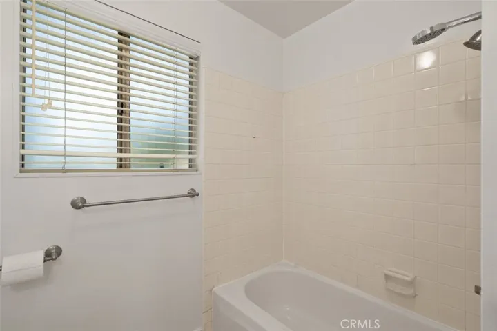 17077 Roscoe Boulevard 8, Northridge, California 91325