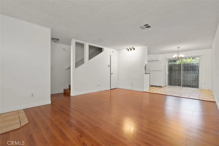 17077 Roscoe Boulevard 8, Northridge, California 91325