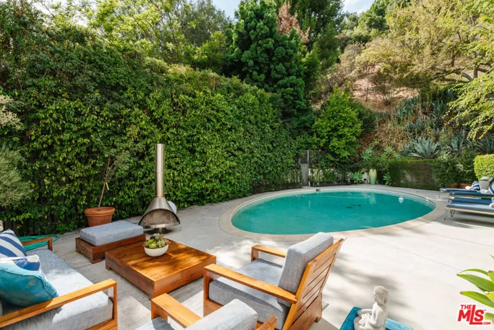 1325 N Wetherly Drive, Los Angeles, California 90069