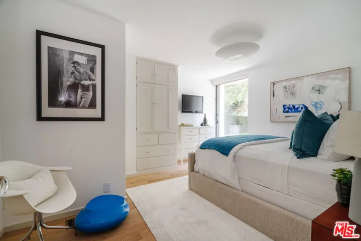 1325 N Wetherly Drive, Los Angeles, California 90069